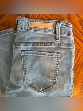 Blue Turtle Light Wash Skinny Jegging Jeans Size 3 PR3702T